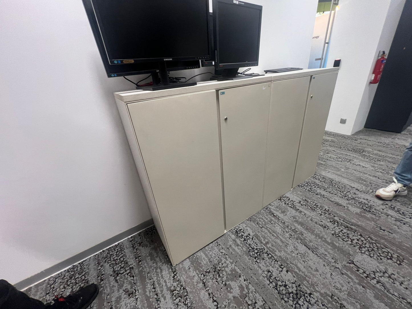 ZSS26014-Item #002-Metal Cabinet