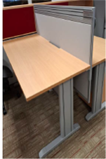 ZSS26020-Item 006-Height adjustable table full motorised set with partition and cage cable holder