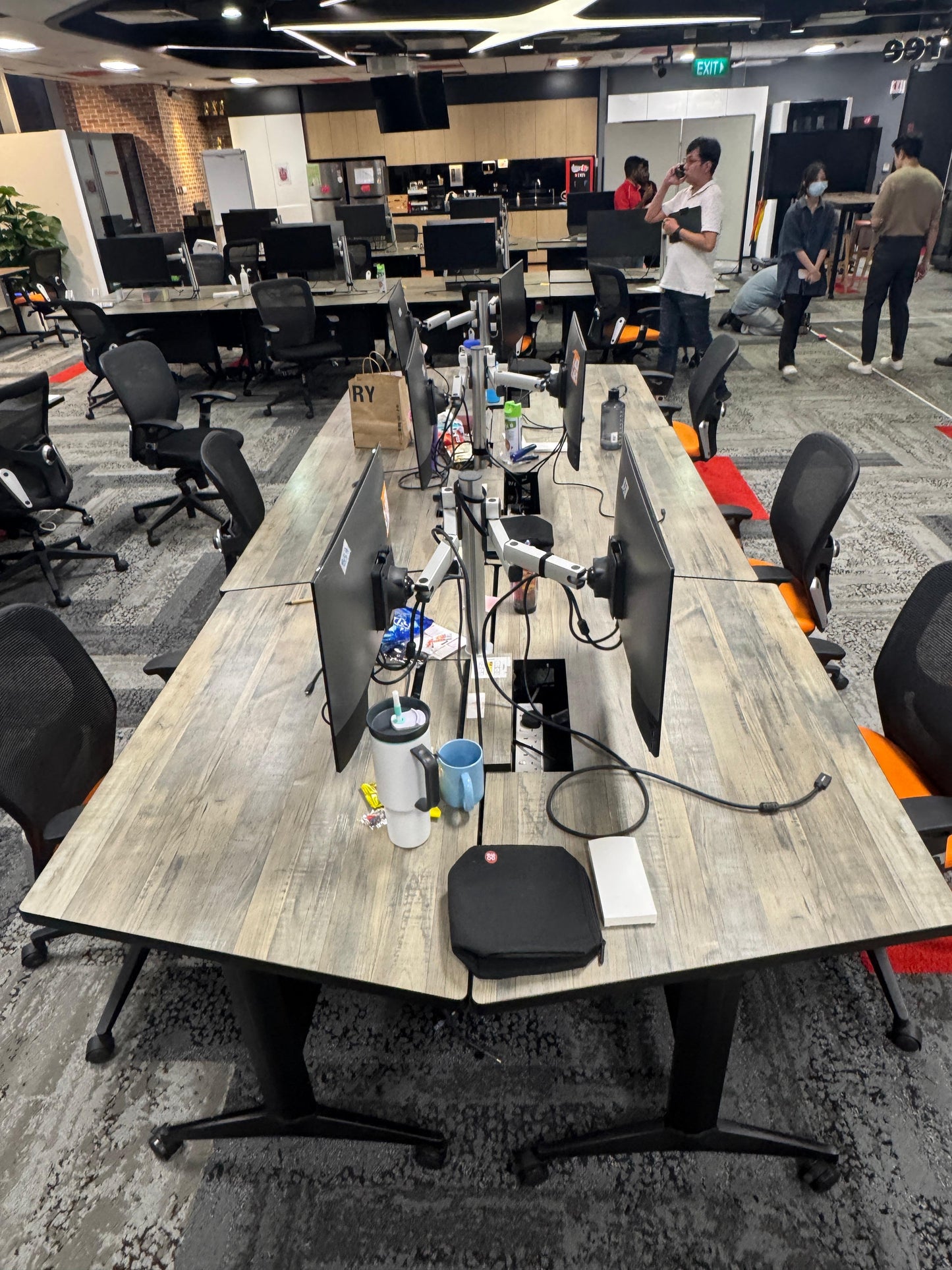 002-ZSS25036-Special Shape Wooden Worktop Folding Table (Cluster of 6) 1400/1100mm L x 770mmW x 740mmH)