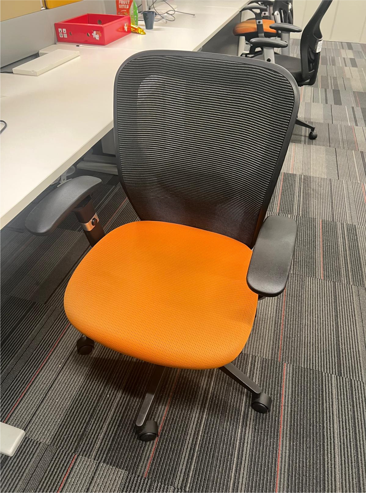 ZSS26016-Item 052-Task Chair with casters 
(Orange)