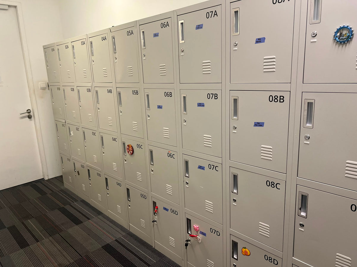 ZSS26016-Item 026-4 Tier Metal Lockers w/ keylock 
(Dim per column)