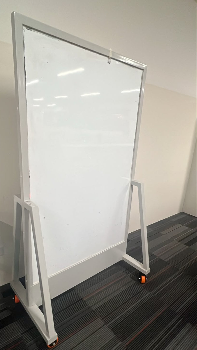 ZSS26016-Item 017-W1000 Mobile White Board