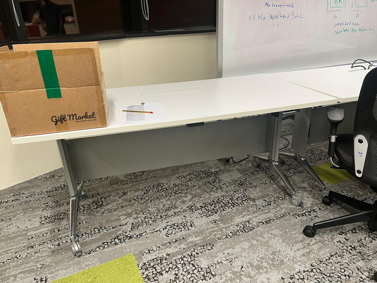 ZSS26016-Item 049-Folding Table